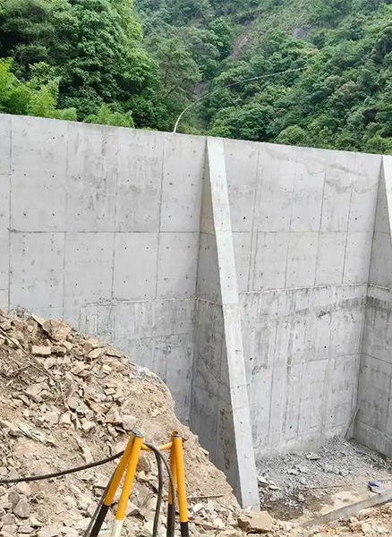 洛阳洛宁县重力式挡土墙